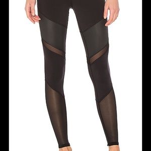 Alo yoga Sheila leggings sz medium